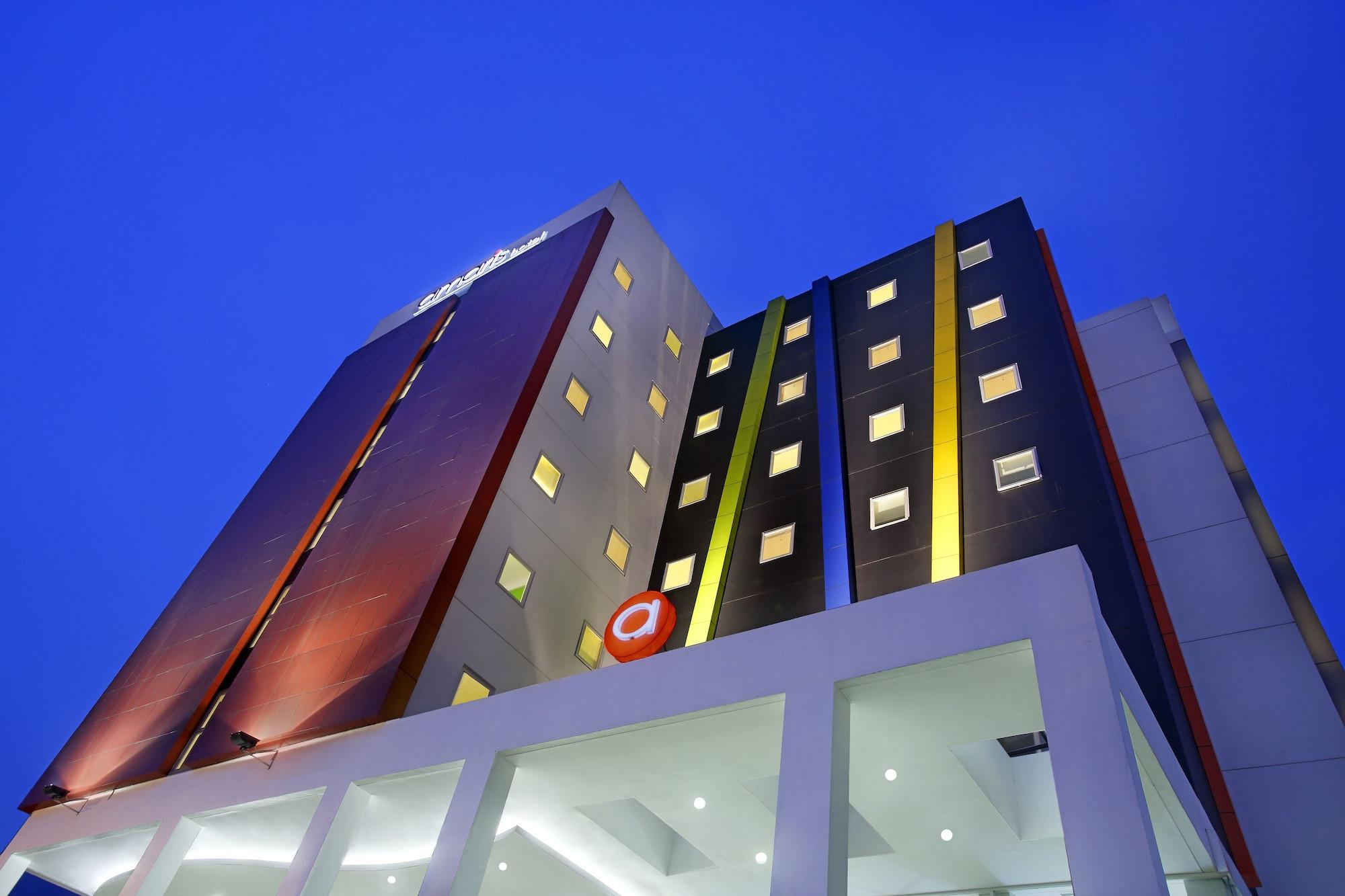 Amaris Hotel Bekasi Barat Exterior photo