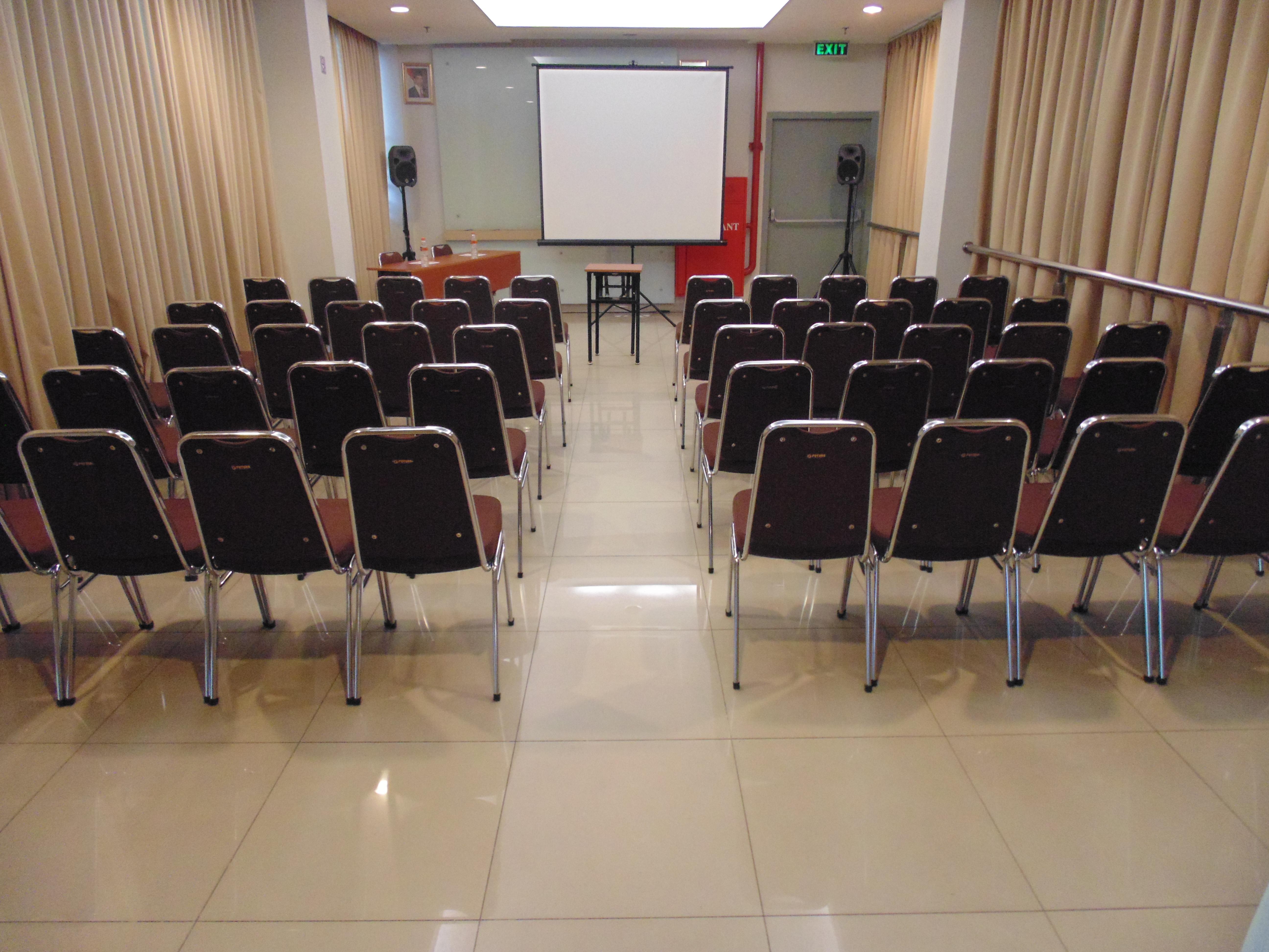 Amaris Hotel Bekasi Barat Exterior photo